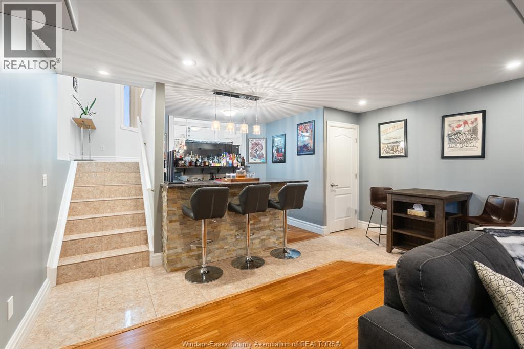 8384 Annie, Amherstburg, ON - Indoor