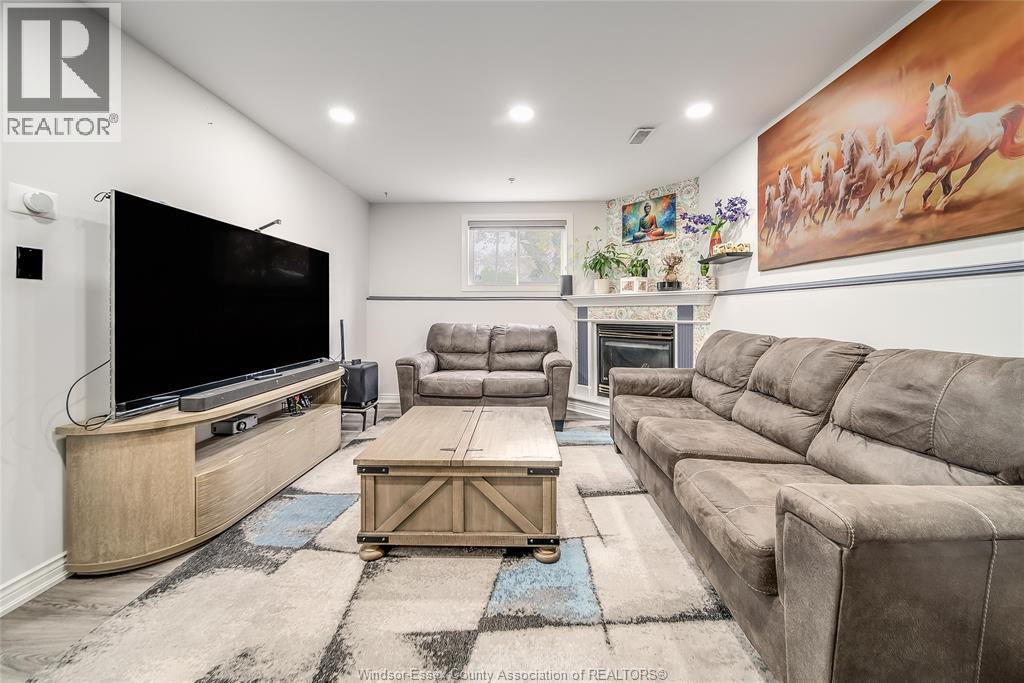 3812 Devonwood Avenue, Windsor, ON