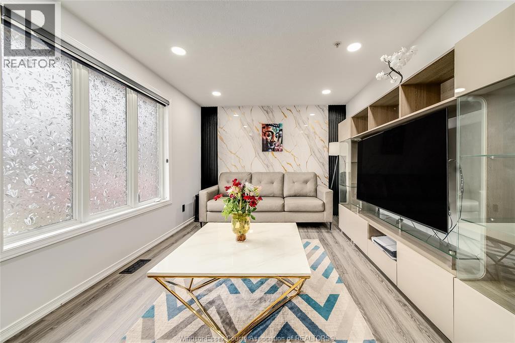 3812 Devonwood Avenue, Windsor, ON