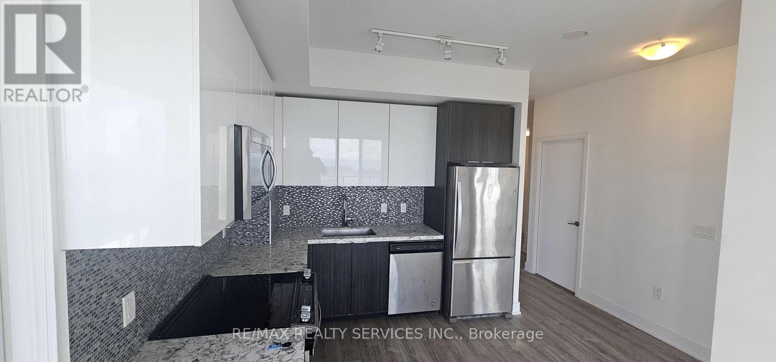 1402 - 20 Shore Breeze Drive, Toronto, ON - Indoor Photo Showing Kitchen