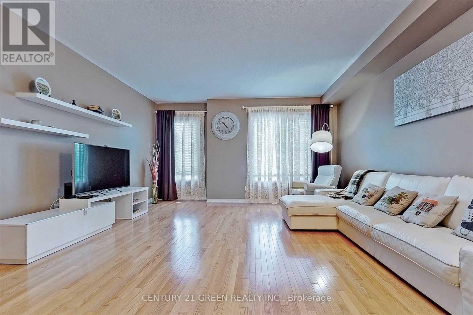 21 Cedar Lake Crescent, Brampton, ON - Indoor Photo Showing Living Room