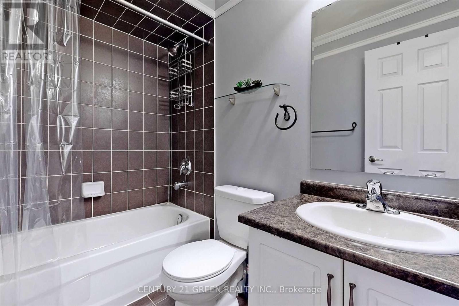 21 Cedar Lake Crescent, Brampton, ON - Indoor Photo Showing Bathroom