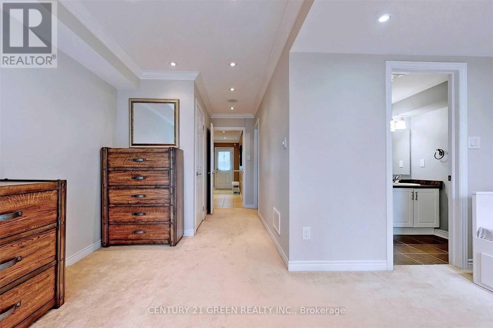 21 Cedar Lake Crescent, Brampton, ON - Indoor