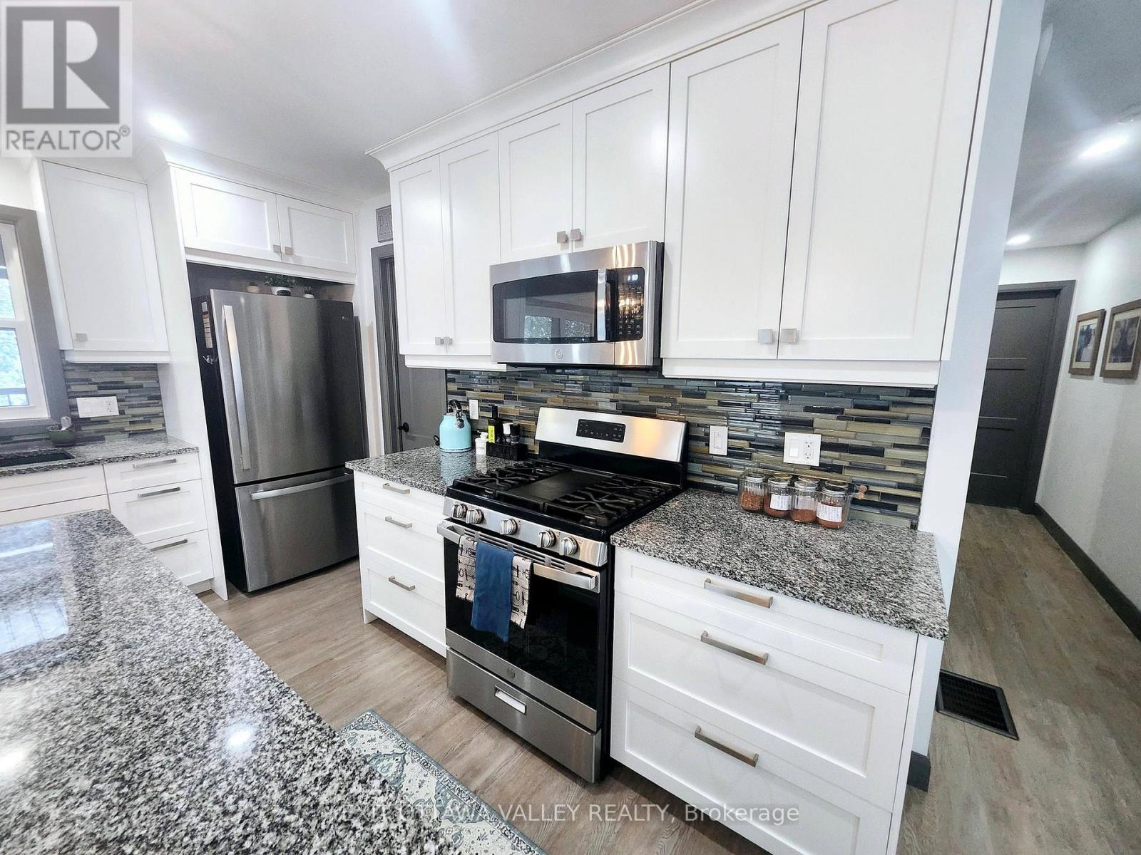 1485 Rapid Road, Whitewater Region, ON - Indoor Photo Showing Kitchen With Stainless Steel Kitchen With Upgraded Kitchen