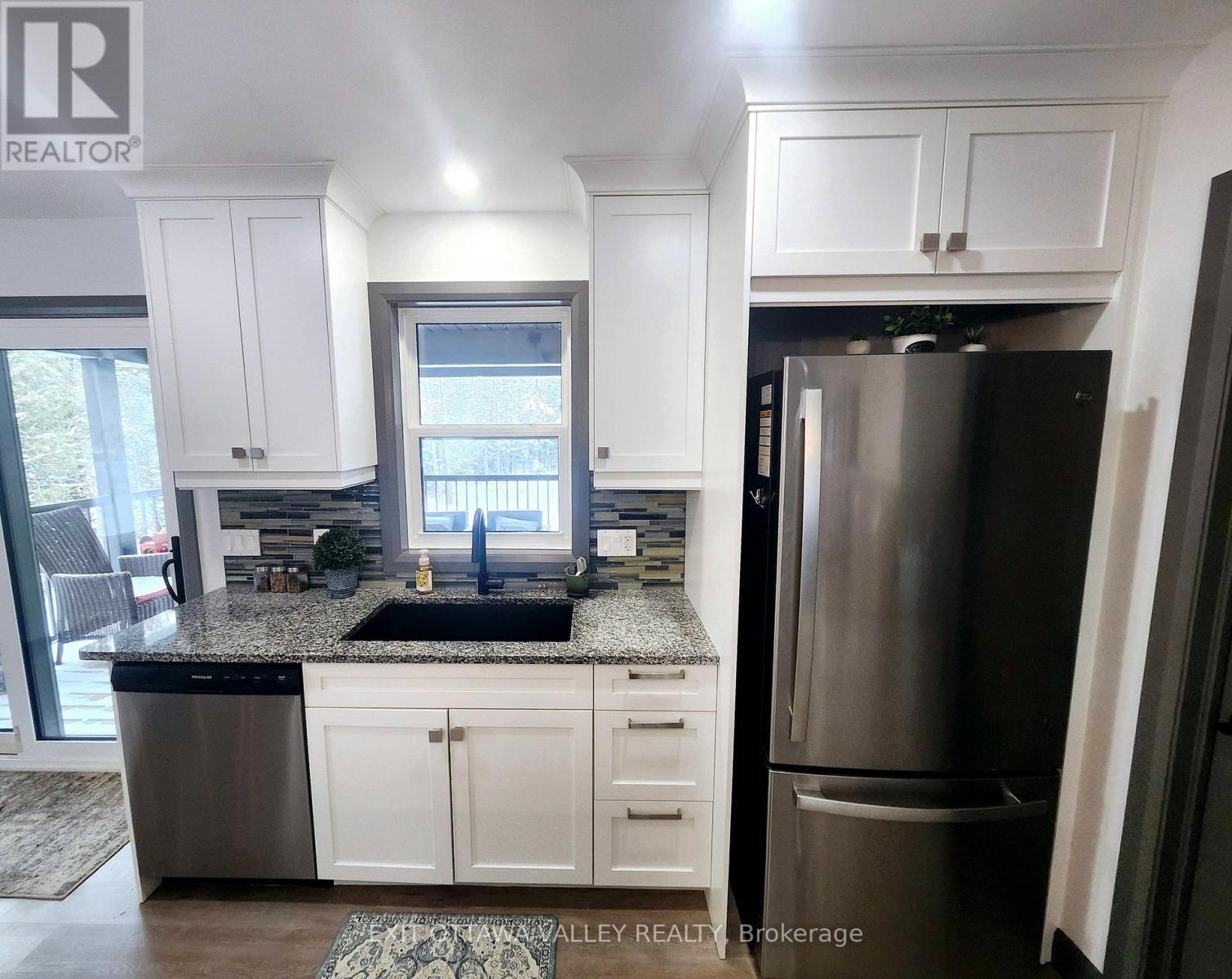 1485 Rapid Road, Whitewater Region, ON - Indoor Photo Showing Kitchen With Stainless Steel Kitchen With Upgraded Kitchen