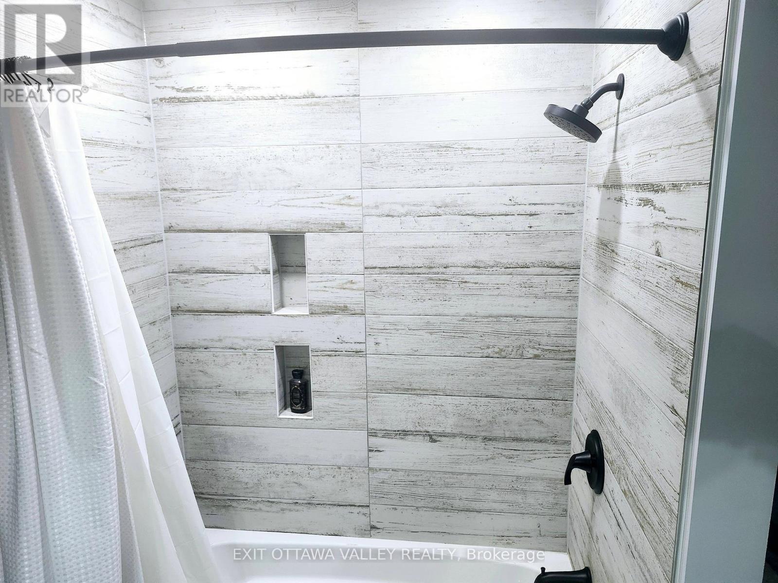 1485 Rapid Road, Whitewater Region, ON - Indoor Photo Showing Bathroom