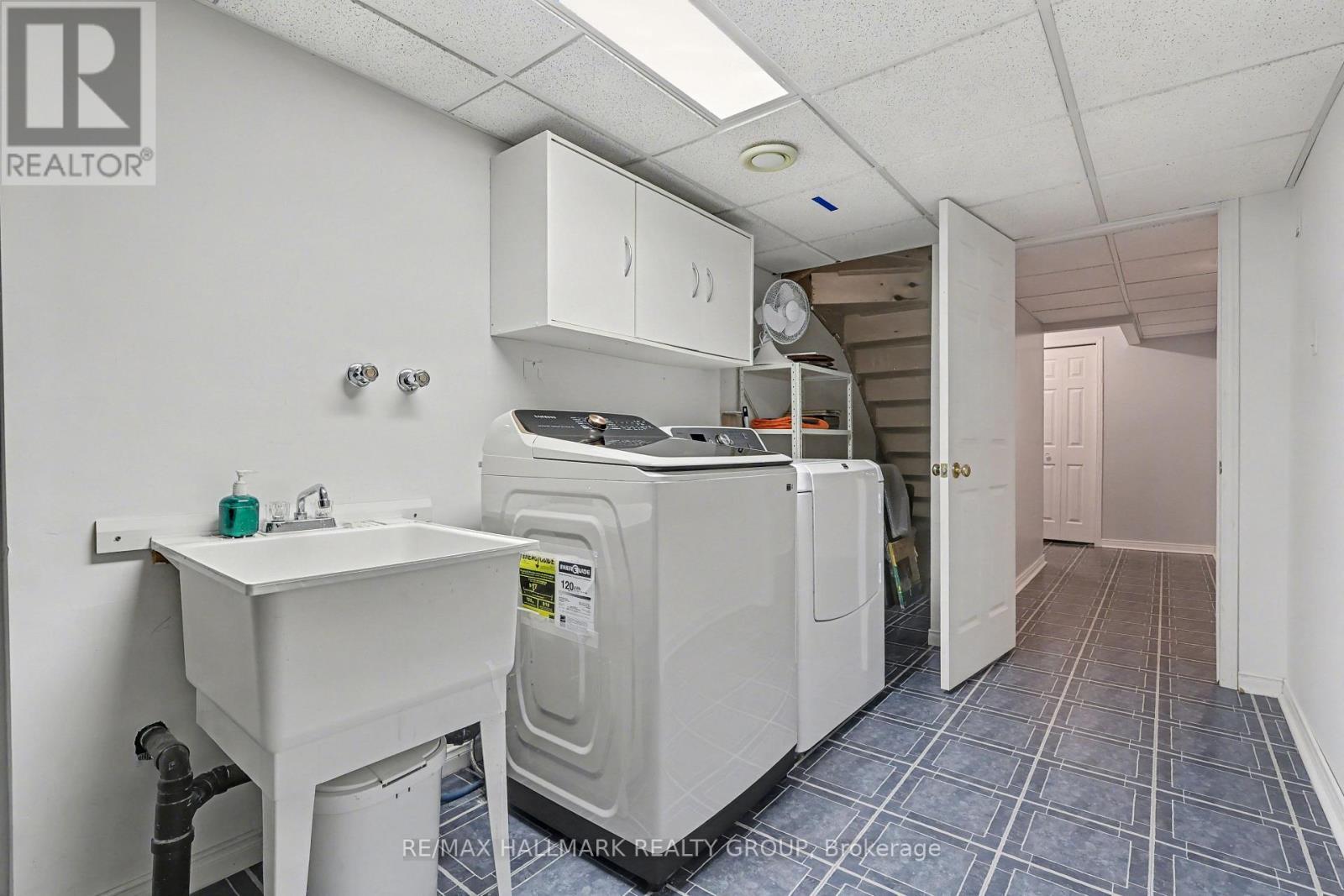 1690 Jobin Crescent, Ottawa, ON - Indoor Photo Showing Laundry Room