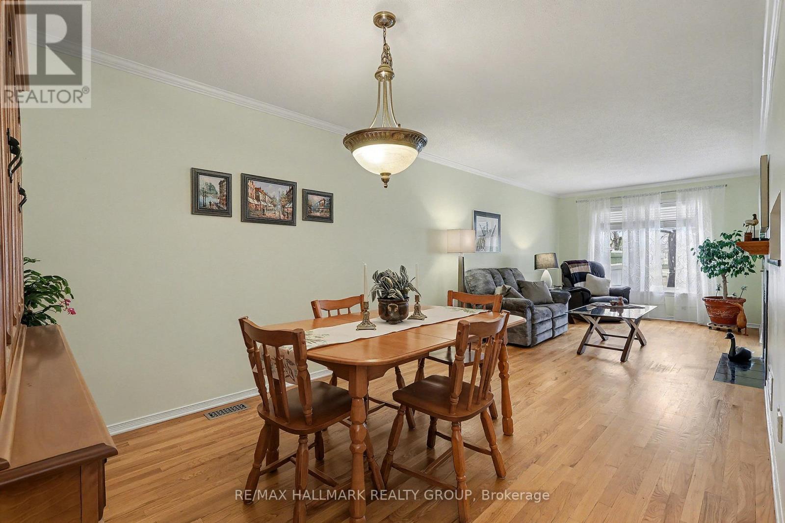 1690 Jobin Crescent, Ottawa, ON - Indoor
