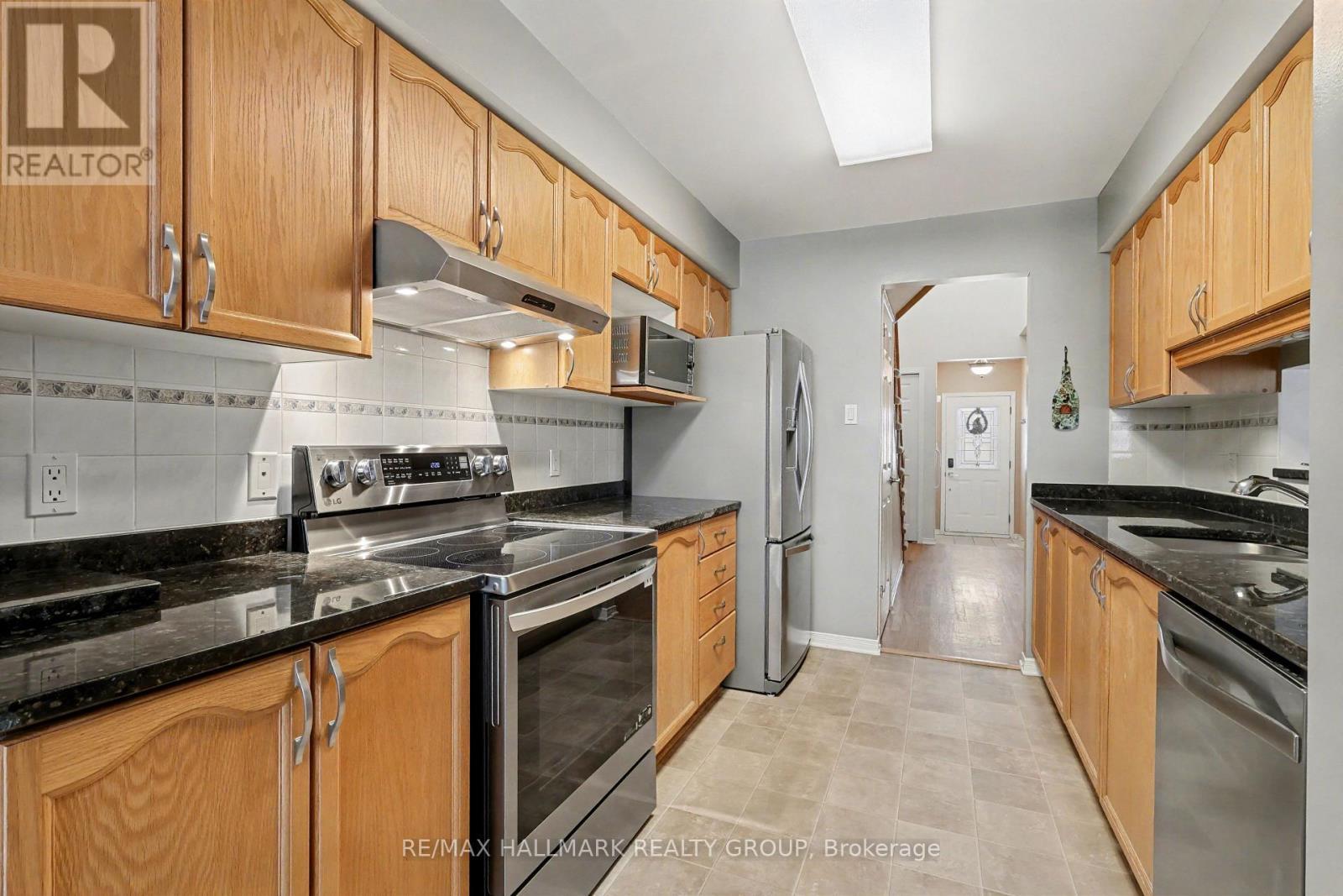 1690 Jobin Crescent, Ottawa, ON - Indoor Photo Showing Kitchen With Stainless Steel Kitchen