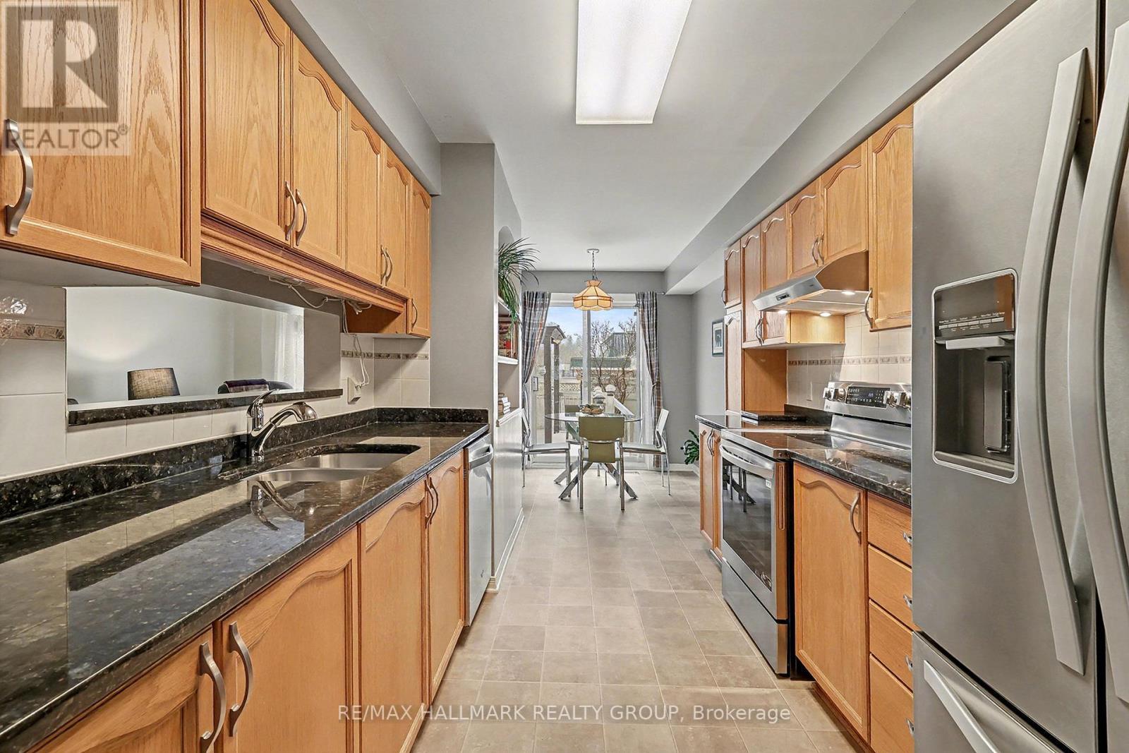 1690 Jobin Crescent, Ottawa, ON - Indoor Photo Showing Kitchen With Double Sink