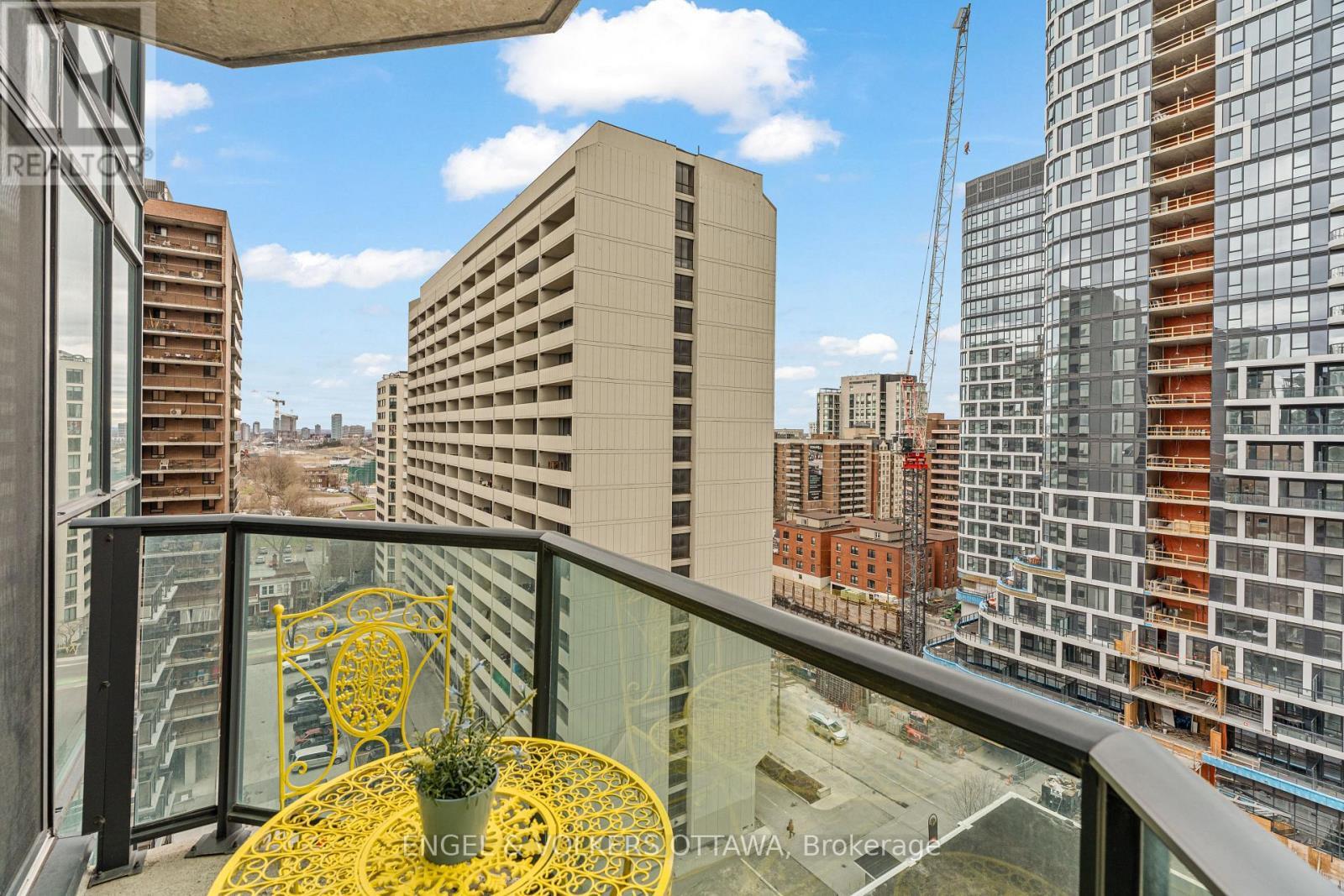 1403 - 445 Laurier Avenue W, Ottawa, ON - Outdoor With Balcony With Facade