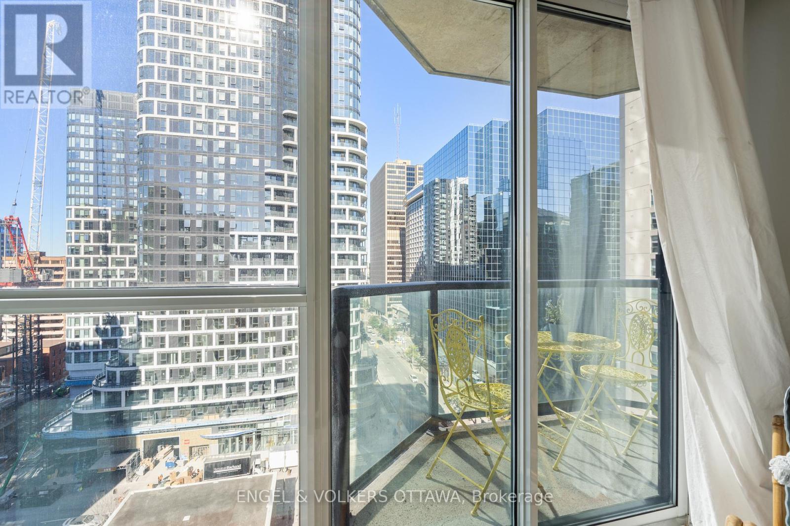 1403 - 445 Laurier Avenue W, Ottawa, ON - Photo Showing Other Room