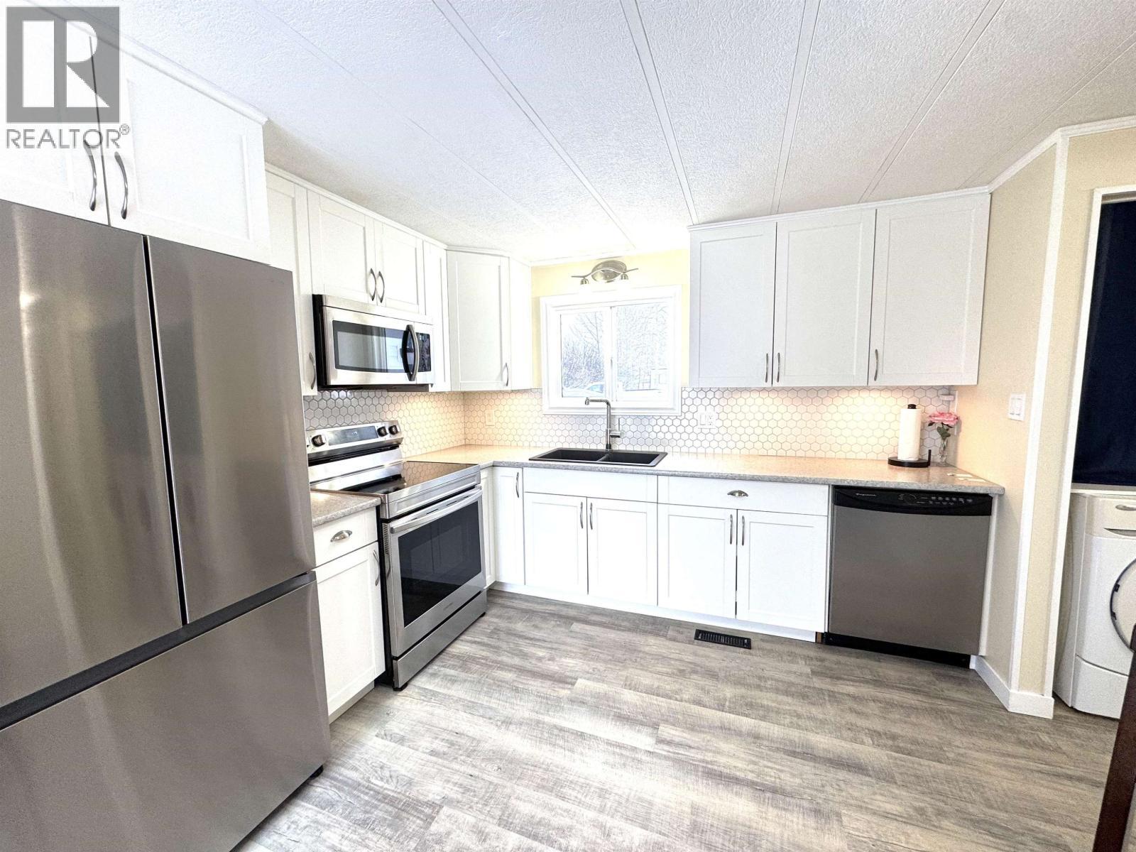 119 8420 Alaska Road, Fort St. John, BC - Indoor Photo Showing Kitchen