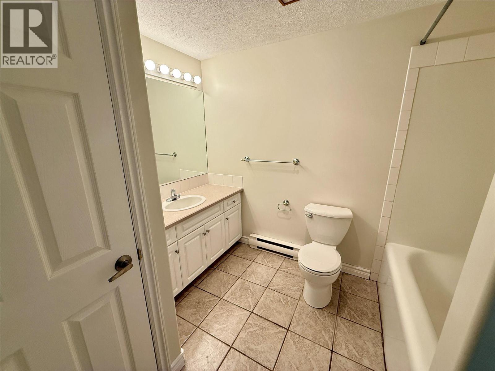 5201 Fairway Drive Unit# 704, Fairmont Hot Springs, BC - Indoor Photo Showing Bathroom