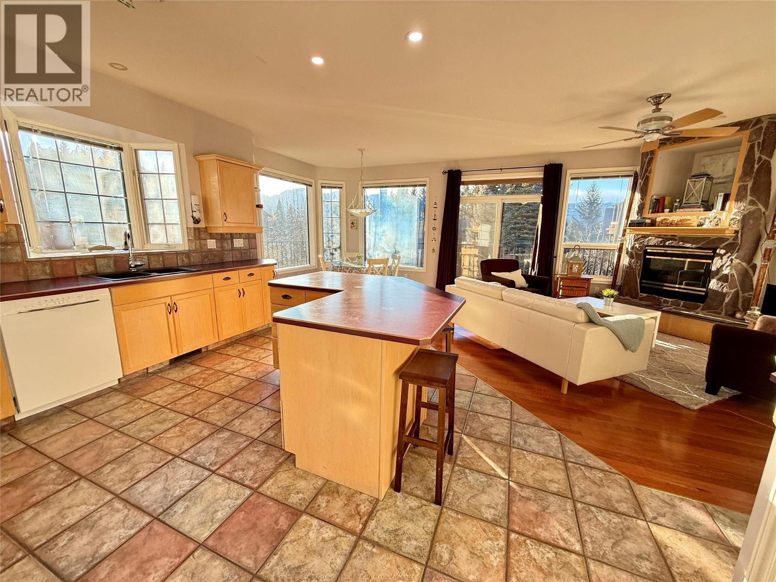 5201 Fairway Drive Unit# 704, Fairmont Hot Springs, BC - Indoor Photo Showing Other Room