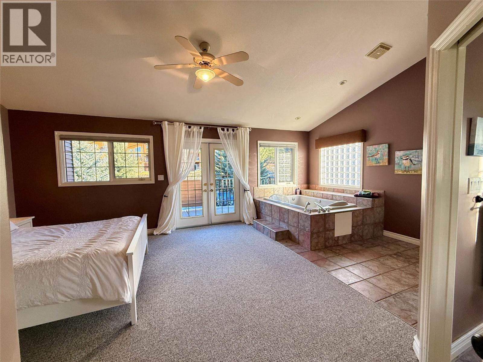 5201 Fairway Drive Unit# 704, Fairmont Hot Springs, BC - Indoor Photo Showing Bedroom