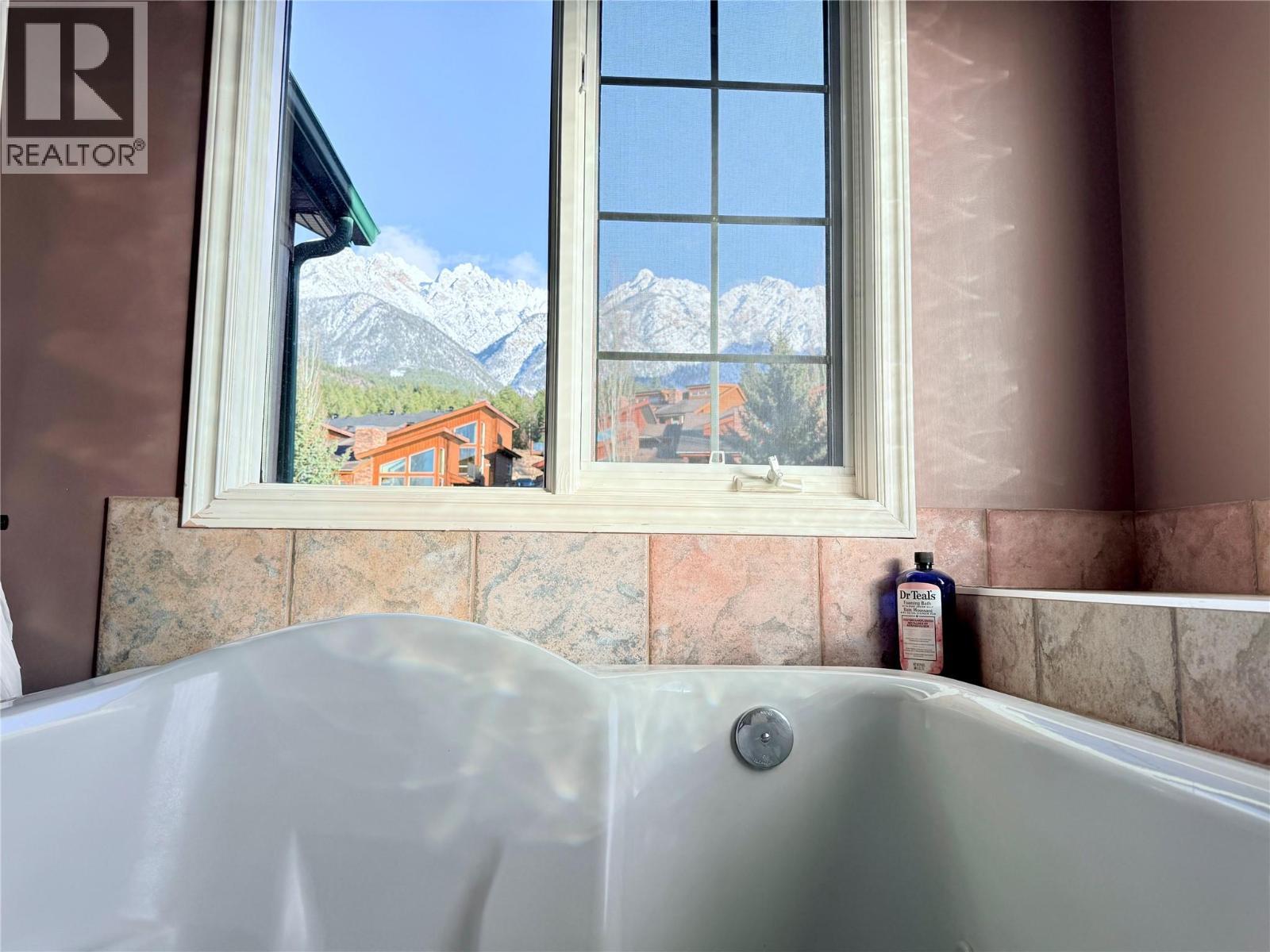 5201 Fairway Drive Unit# 704, Fairmont Hot Springs, BC - Indoor Photo Showing Bathroom