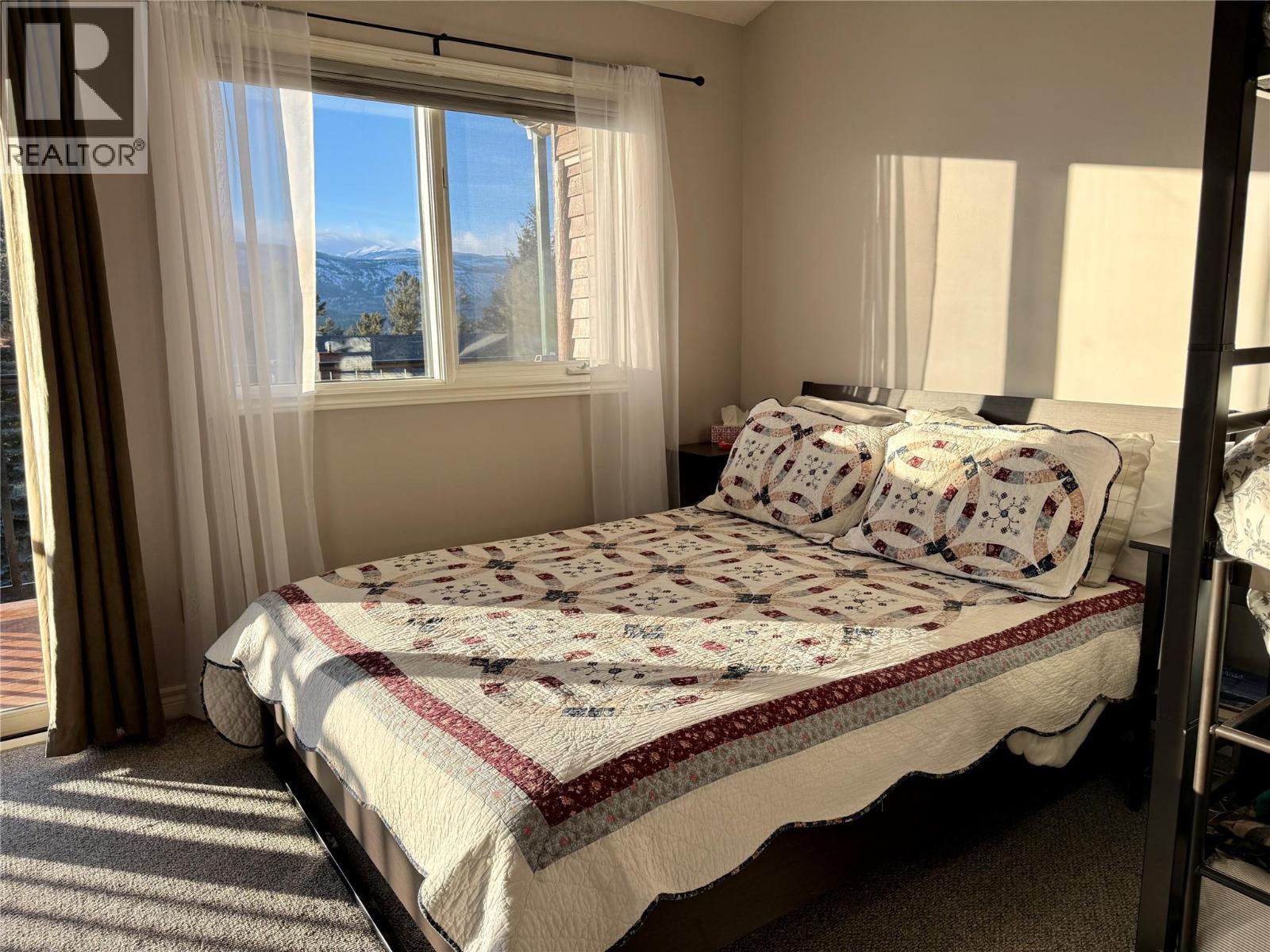 5201 Fairway Drive Unit# 704, Fairmont Hot Springs, BC - Indoor Photo Showing Bedroom