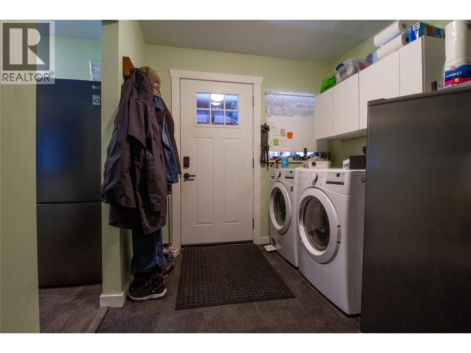 475 Westside Road, Trout Lake, BC - Indoor Photo Showing Laundry Room