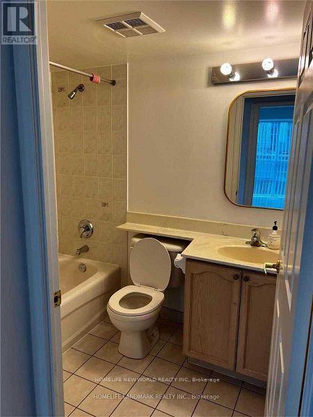 710 - 26 Olive Avenue, Toronto, ON - Indoor Photo Showing Bathroom