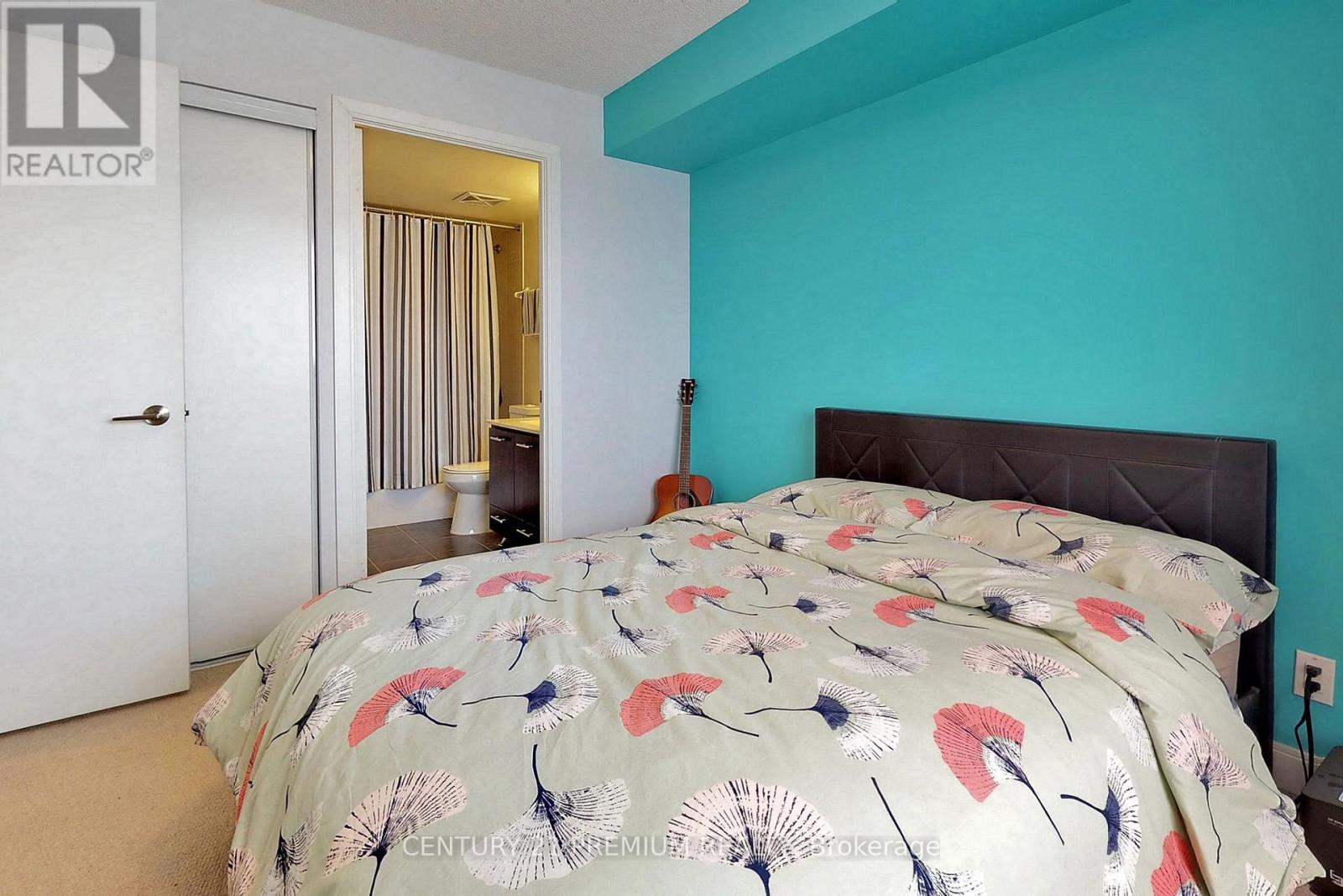 1015 - 135 Village Green Square, Toronto, ON - Indoor Photo Showing Bedroom