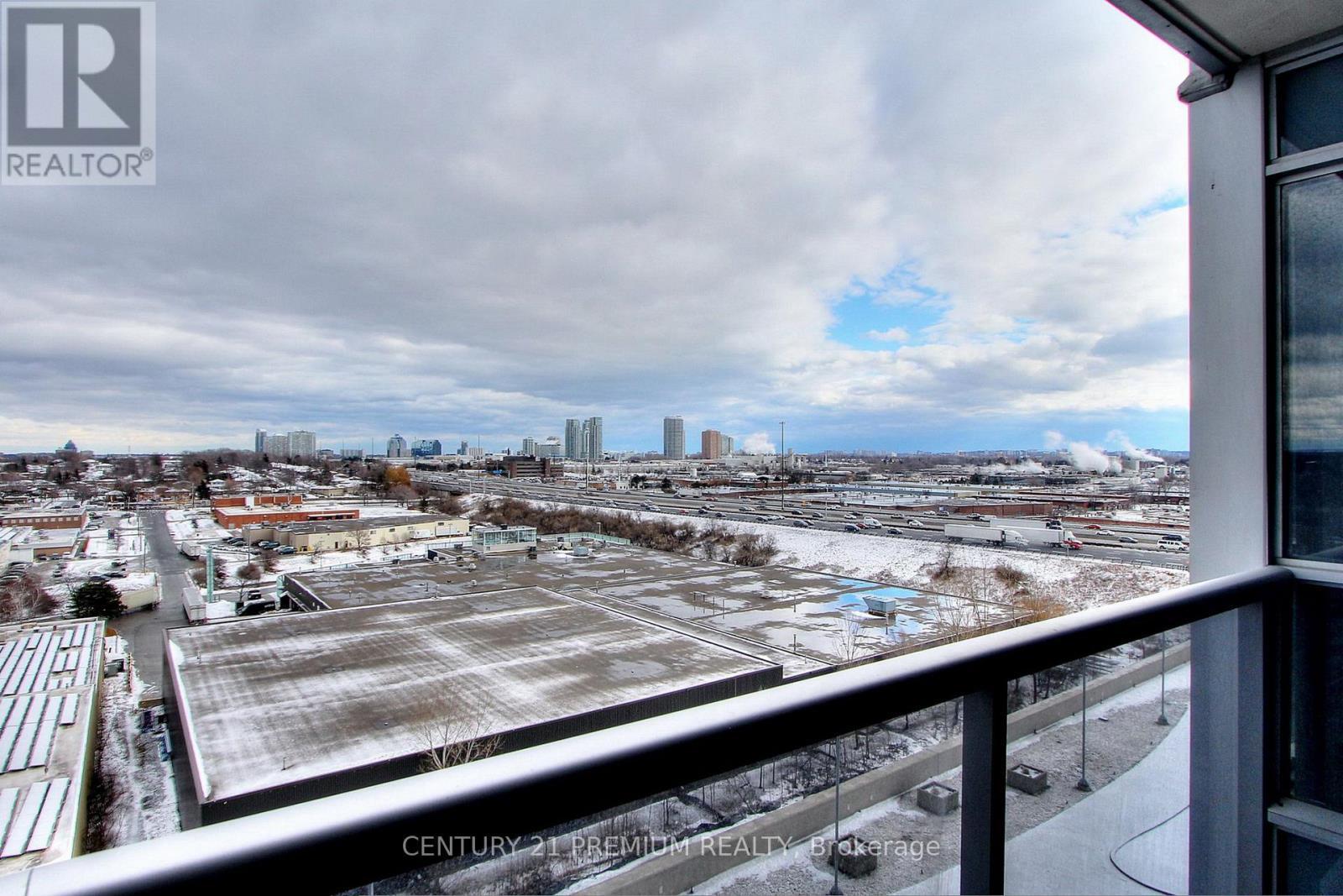 1015 - 135 Village Green Square, Toronto, ON - Outdoor With View