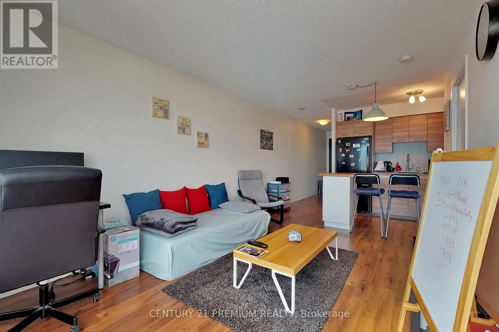 1015 - 135 Village Green Square, Toronto, ON - Indoor