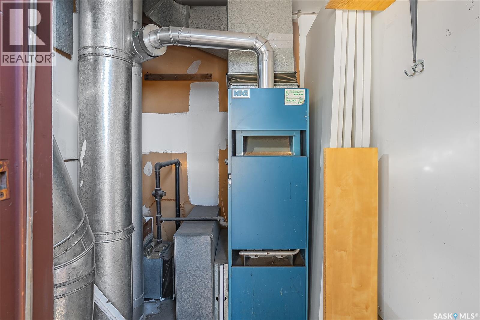 302 437 Pendygrasse Road, Saskatoon, SK - Indoor Photo Showing Basement