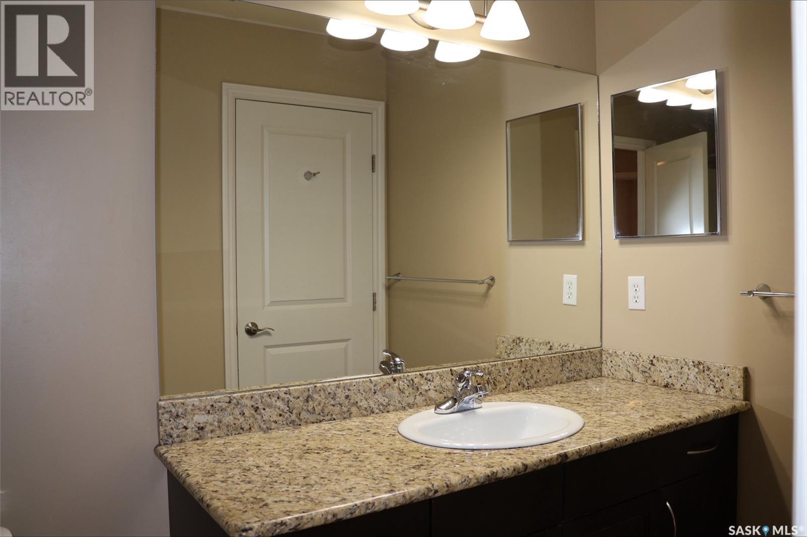 410 615 Lynd Crescent, Saskatoon, SK - Indoor Photo Showing Bathroom