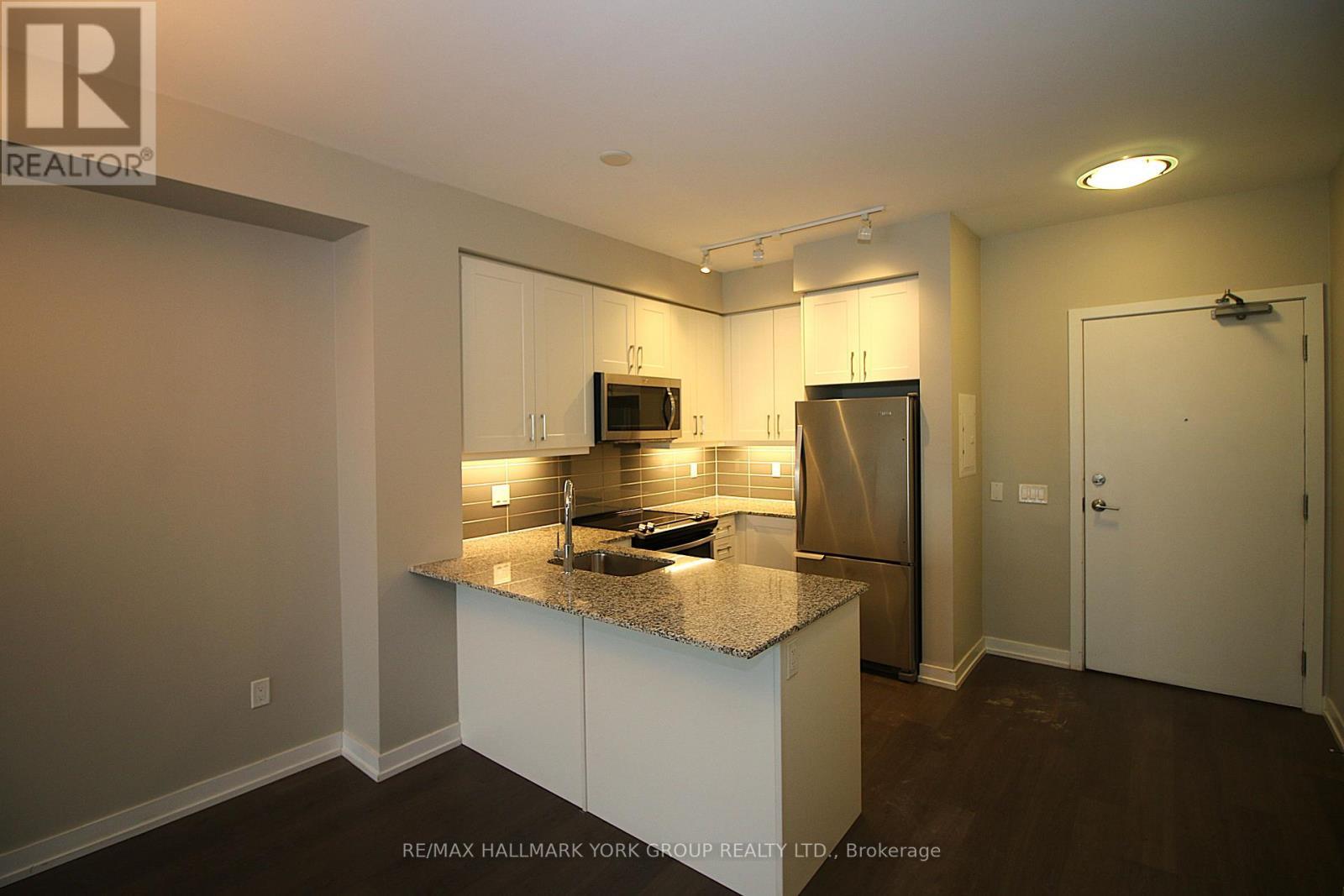 225 - 555 William Graham Drive, Aurora, ON - Indoor Photo Showing Kitchen With Double Sink