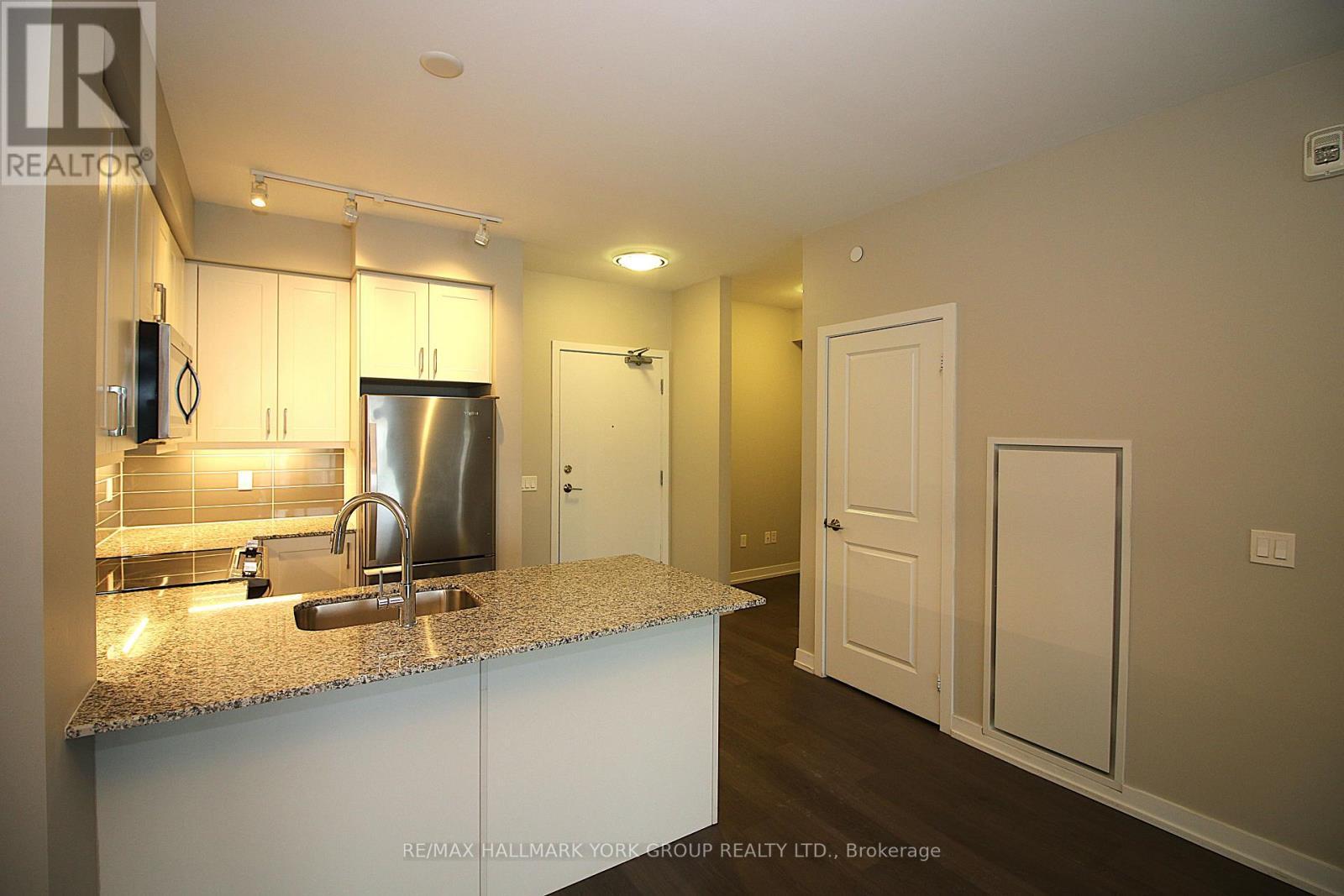 225 - 555 William Graham Drive, Aurora, ON - Indoor Photo Showing Kitchen