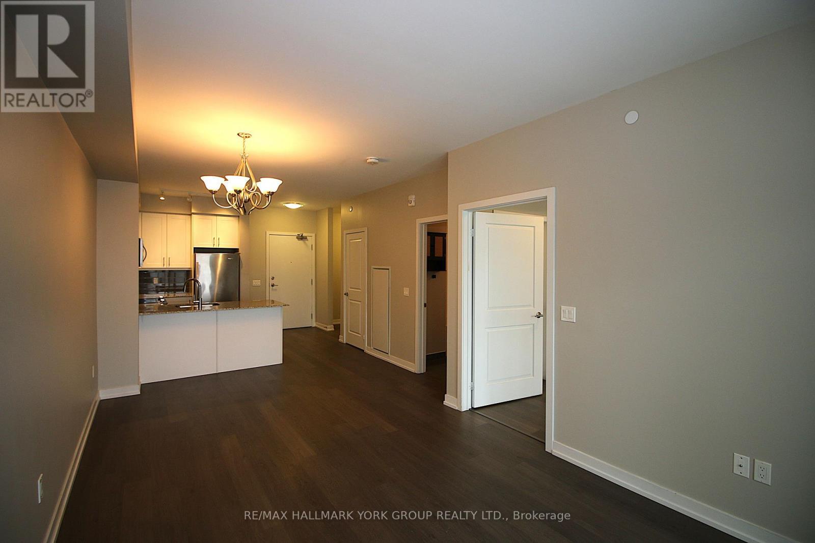 225 - 555 William Graham Drive, Aurora, ON - Indoor