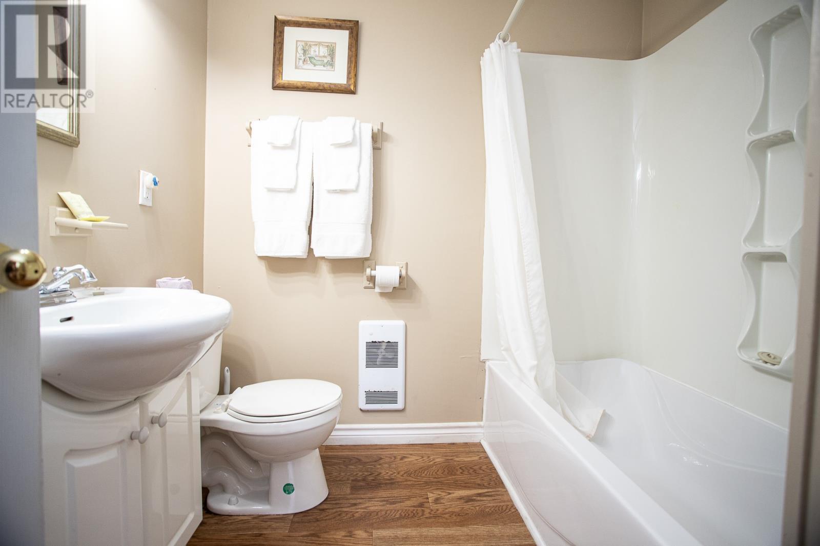 5 Ash'S Lane, Trinity, NL - Indoor Photo Showing Bathroom