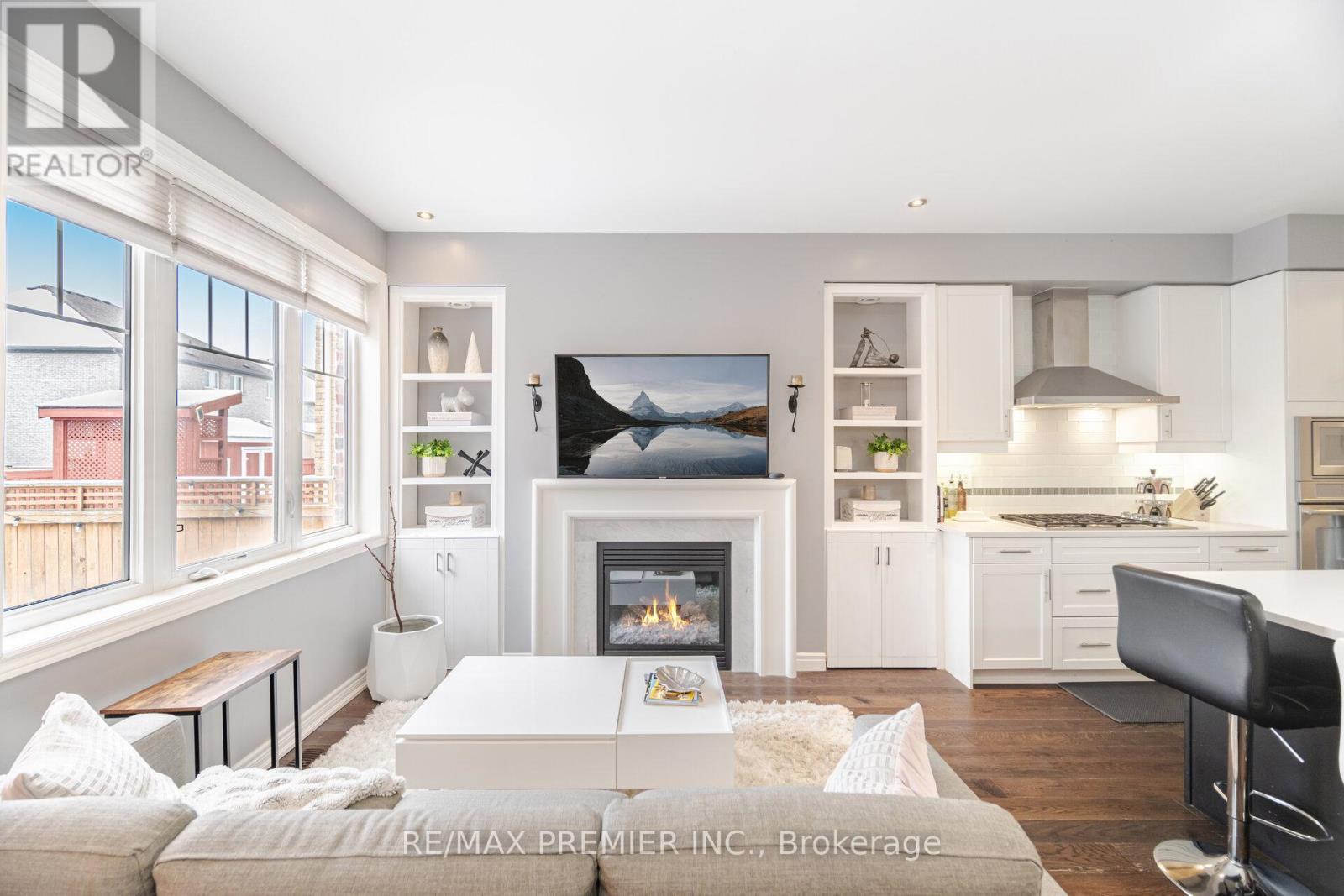 12631 Kennedy Road, Caledon, ON - Indoor With Fireplace