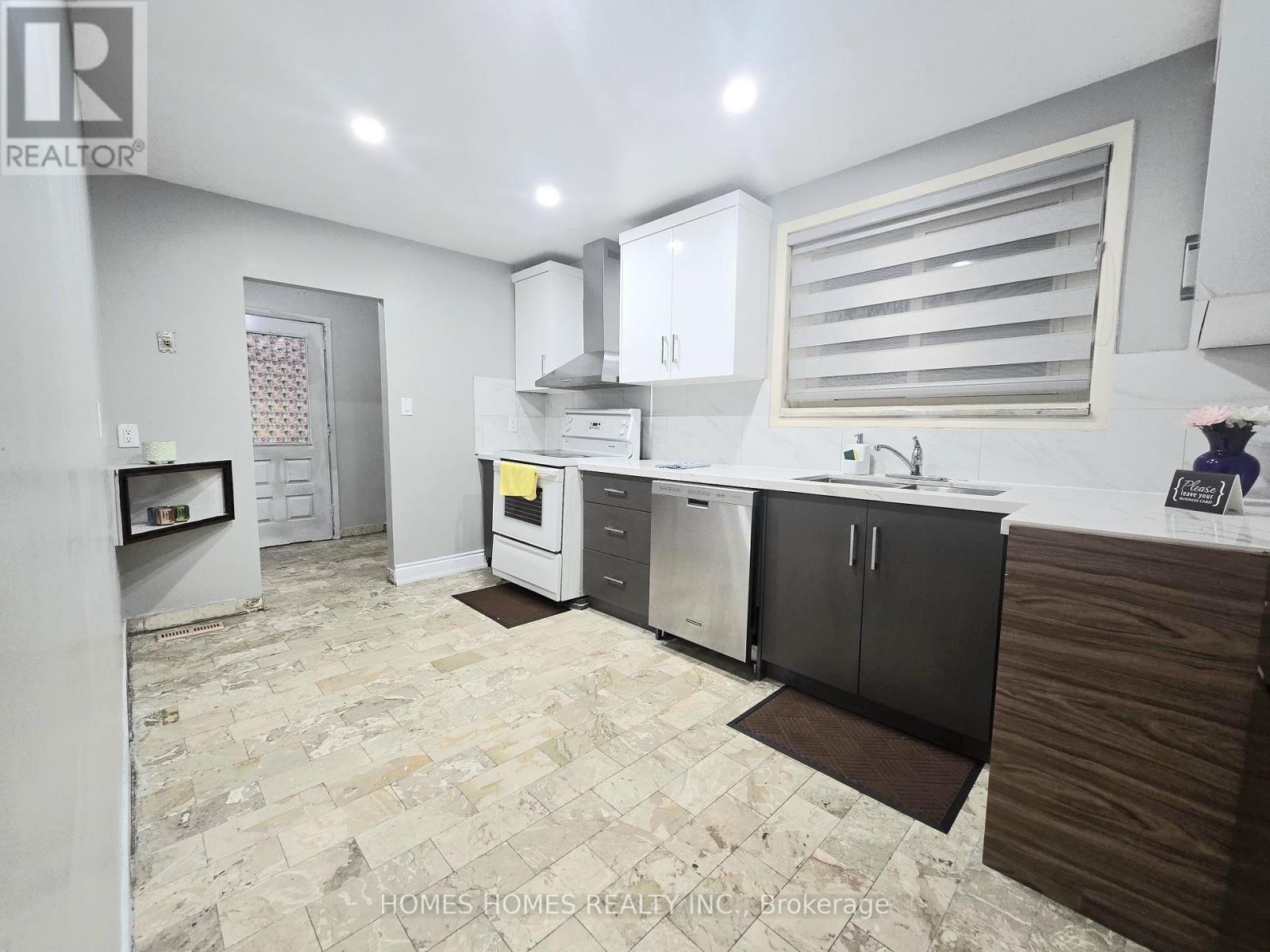 Main Kitchen - 65 Elnathan Crescent, Toronto, ON - Indoor Photo Showing Kitchen