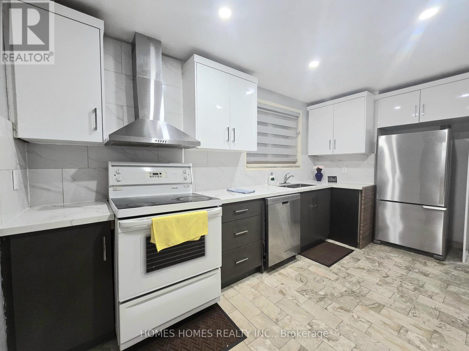 65 Elnathan Crescent, Toronto, ON - Indoor Photo Showing Kitchen