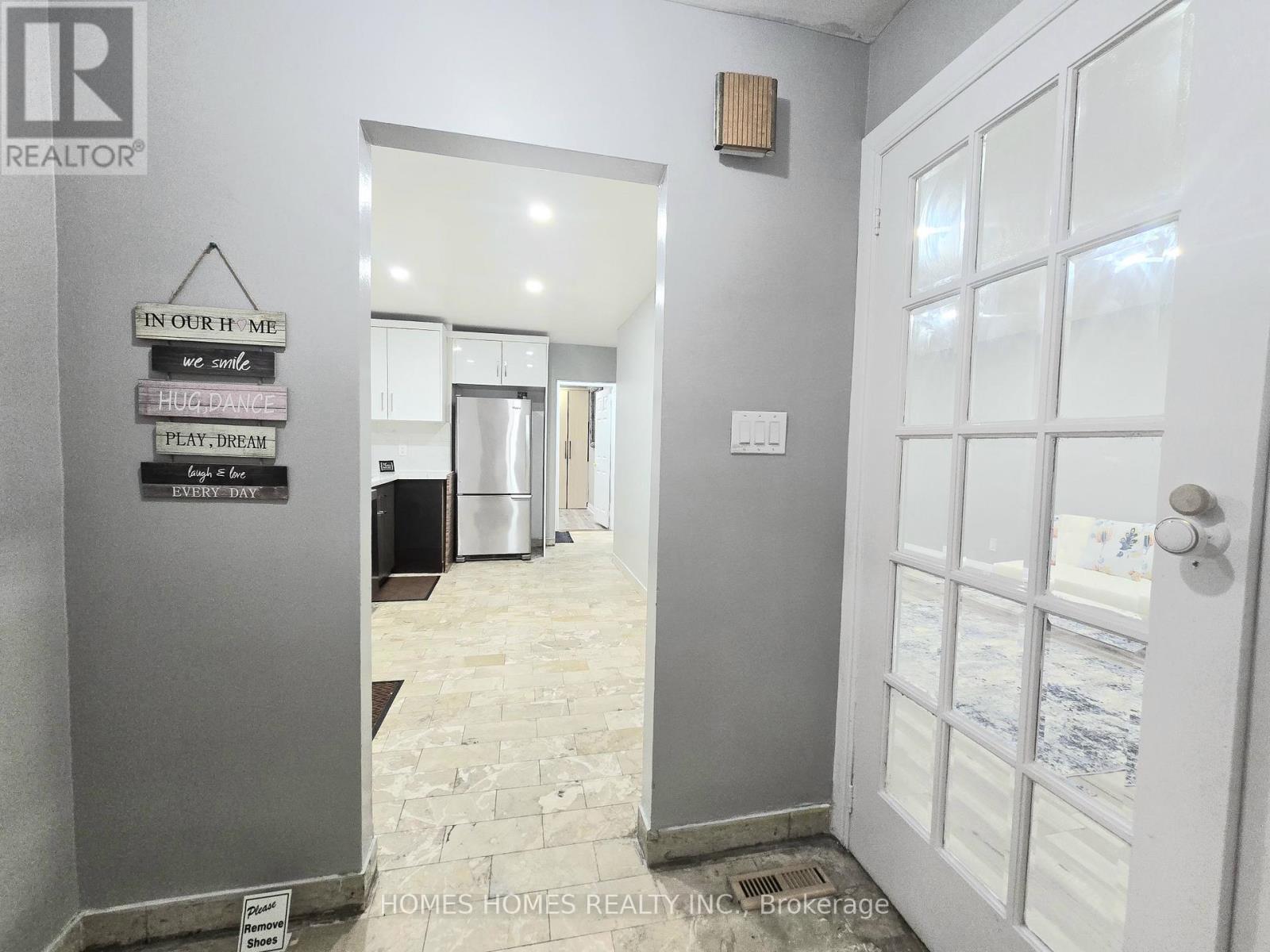 65 Elnathan Crescent, Toronto, ON - Indoor Photo Showing Other Room