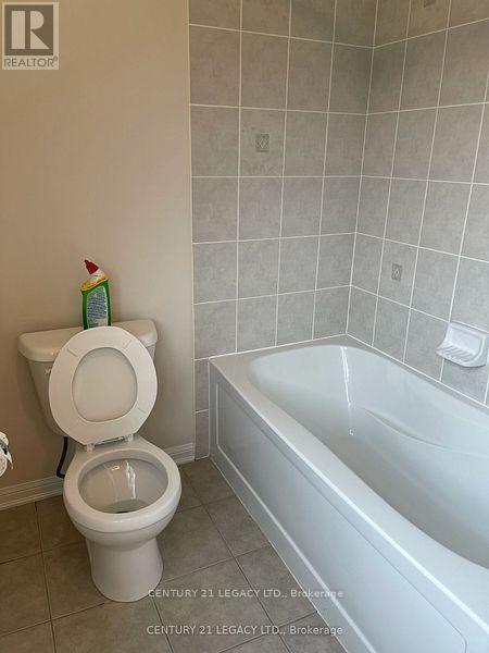 4 Caliper Road S, Brampton, ON - Indoor Photo Showing Bathroom