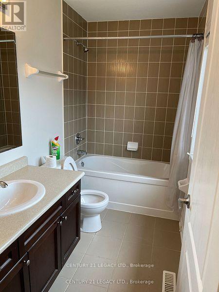 4 Caliper Road S, Brampton, ON - Indoor Photo Showing Bathroom