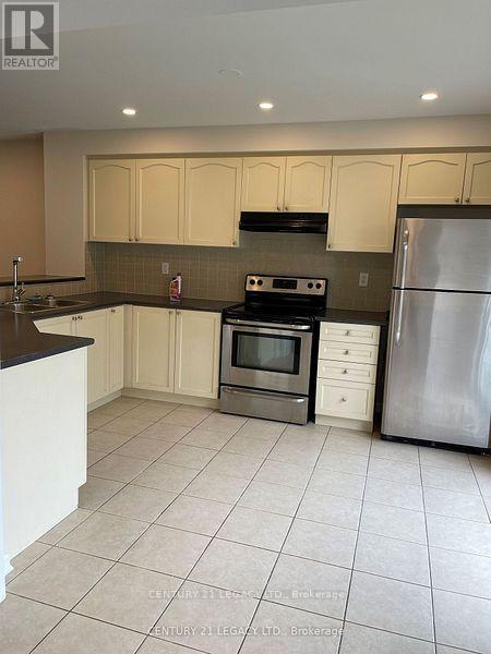 4 Caliper Road S, Brampton, ON - Indoor Photo Showing Kitchen With Stainless Steel Kitchen