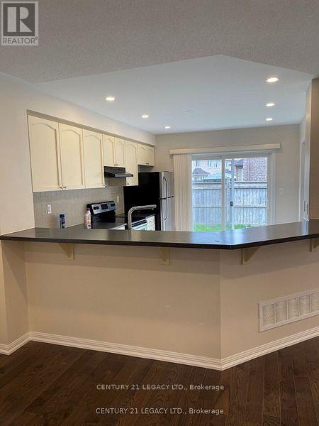 4 Caliper Road S, Brampton, ON - Indoor Photo Showing Kitchen
