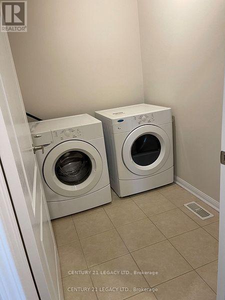 4 Caliper Road S, Brampton, ON - Indoor Photo Showing Laundry Room