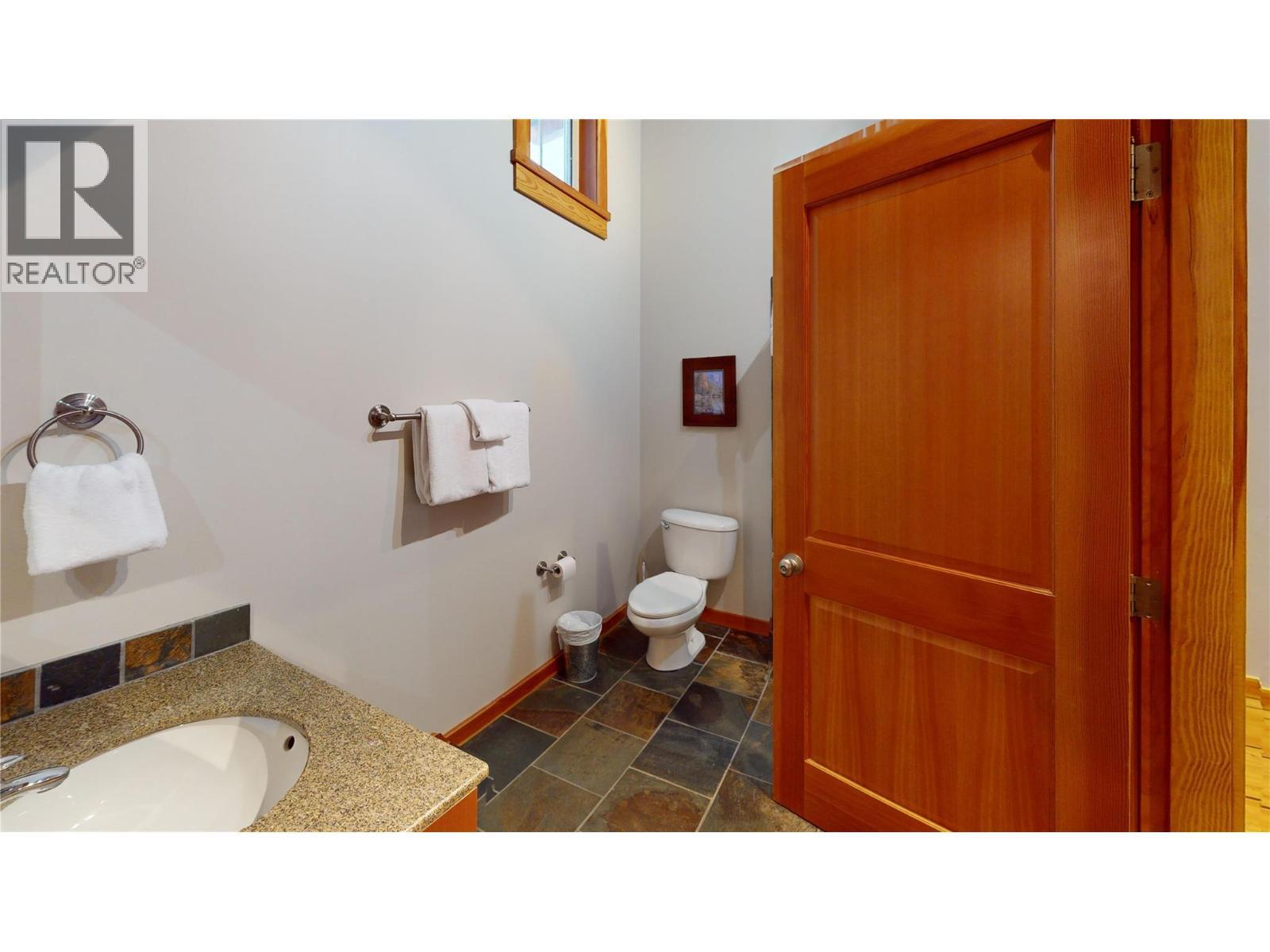 45 Rivermount Place Unit# 102D, Fernie, BC - Indoor Photo Showing Bathroom