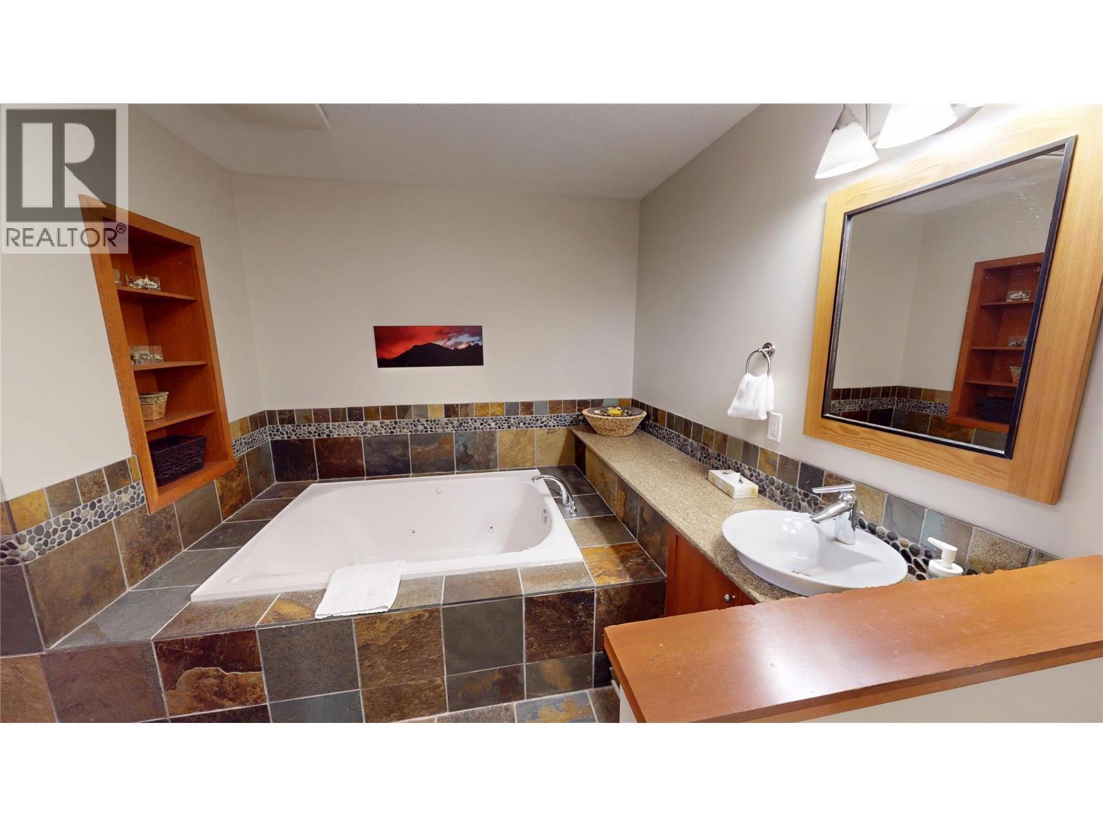45 Rivermount Place Unit# 102D, Fernie, BC - Indoor Photo Showing Bathroom