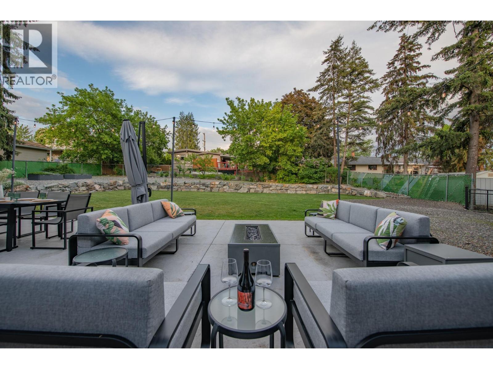 2505 23 Street, Vernon, BC - Outdoor With Deck Patio Veranda