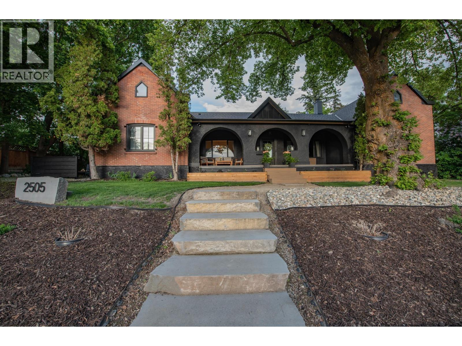 2505 23 Street, Vernon, BC - Outdoor With Deck Patio Veranda