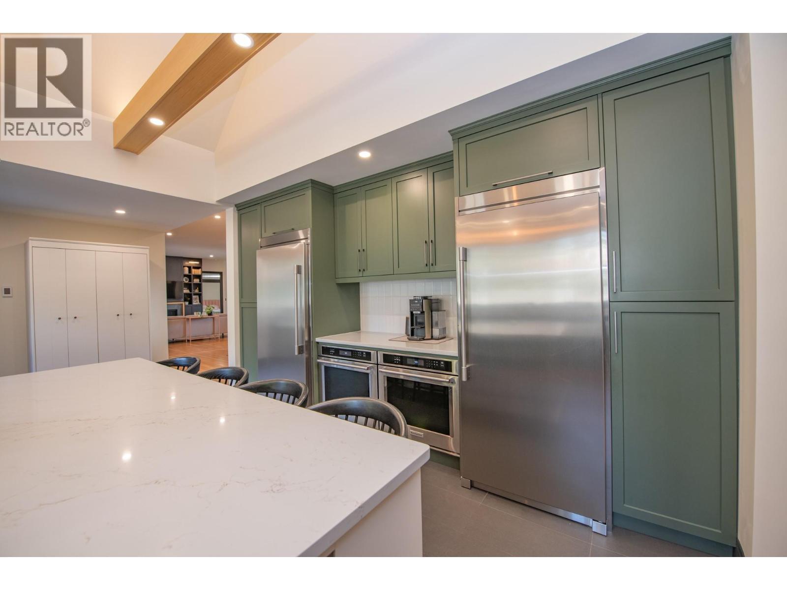2505 23 Street, Vernon, BC - Indoor Photo Showing Kitchen