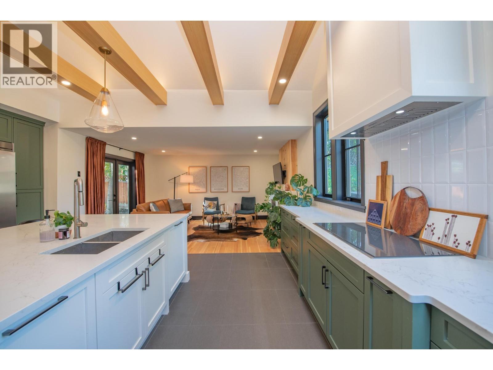2505 23 Street, Vernon, BC - Indoor Photo Showing Kitchen With Double Sink