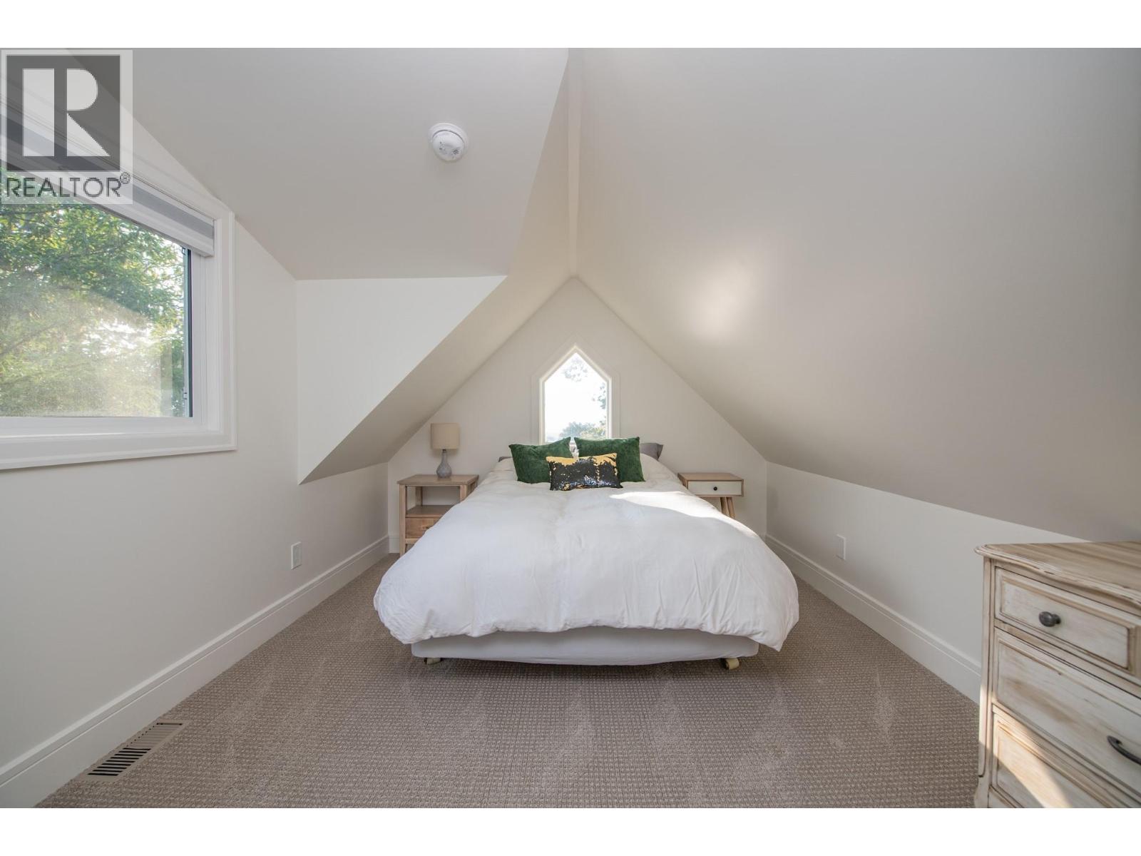2505 23 Street, Vernon, BC - Indoor Photo Showing Bedroom