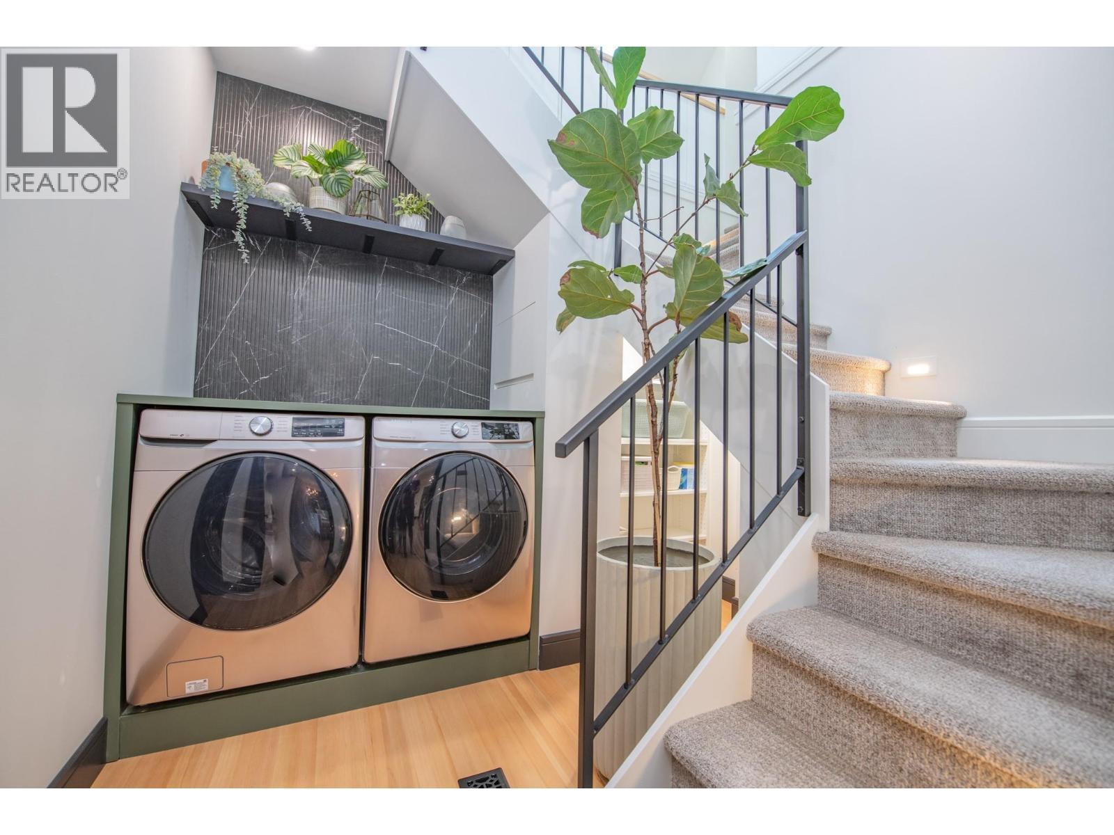 2505 23 Street, Vernon, BC - Indoor Photo Showing Laundry Room